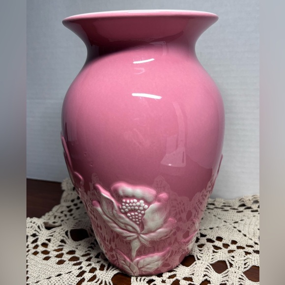Teleflora Pink Ceramic Vase with White Rose & Hummingbird Relief – 9” Tall - Picture 9 of 12